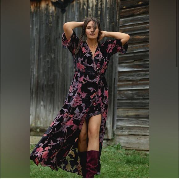 Hutch Black Motif Tiered Velvet Wrap Dress Size X Small - Picture 3 of 8